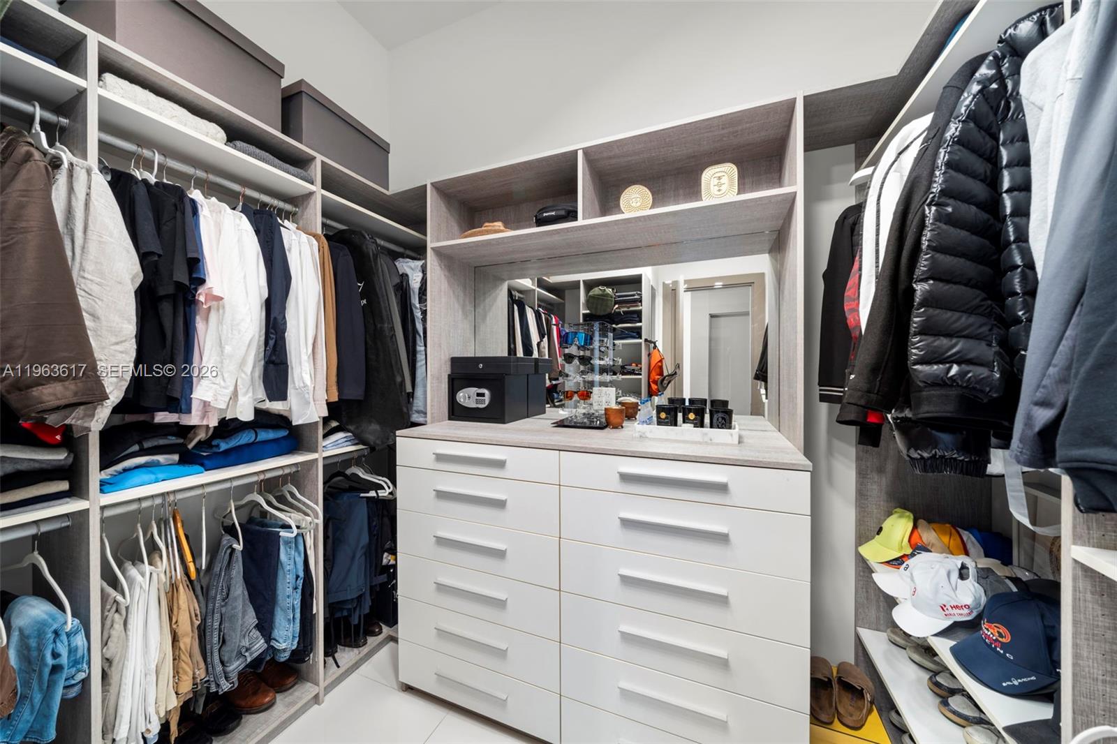 BELLINI AT WILLIAMS ISLAN - Residential