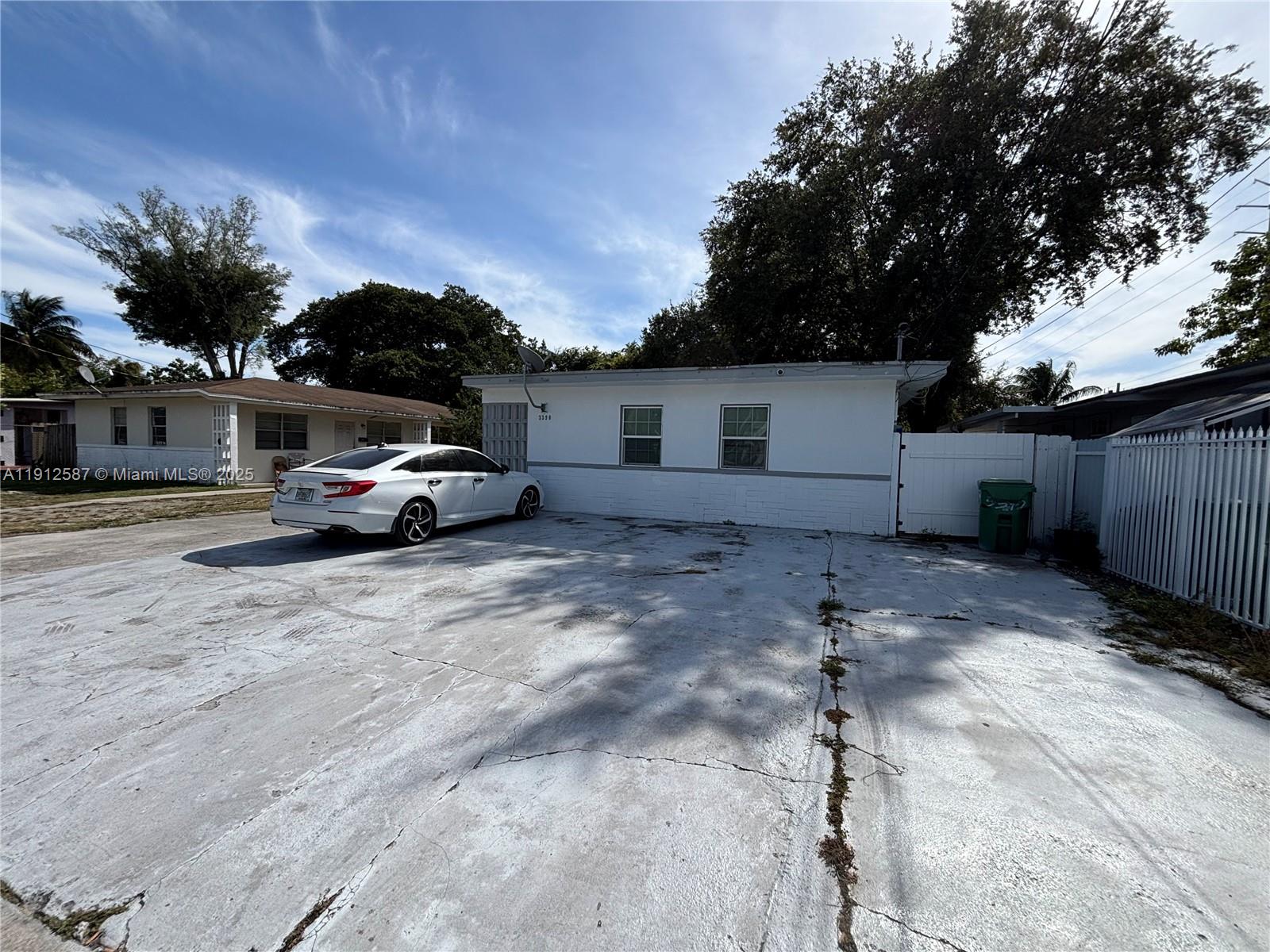 SEMINOLE LAWN - Residential Income