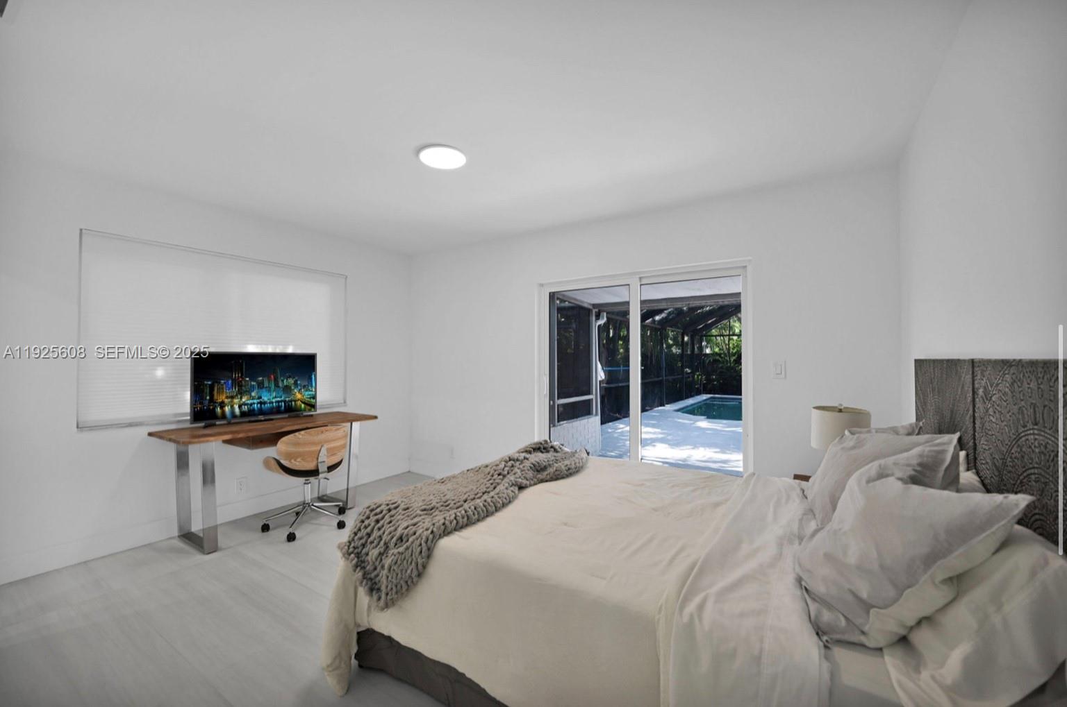 HOLLYWOOD - Residential