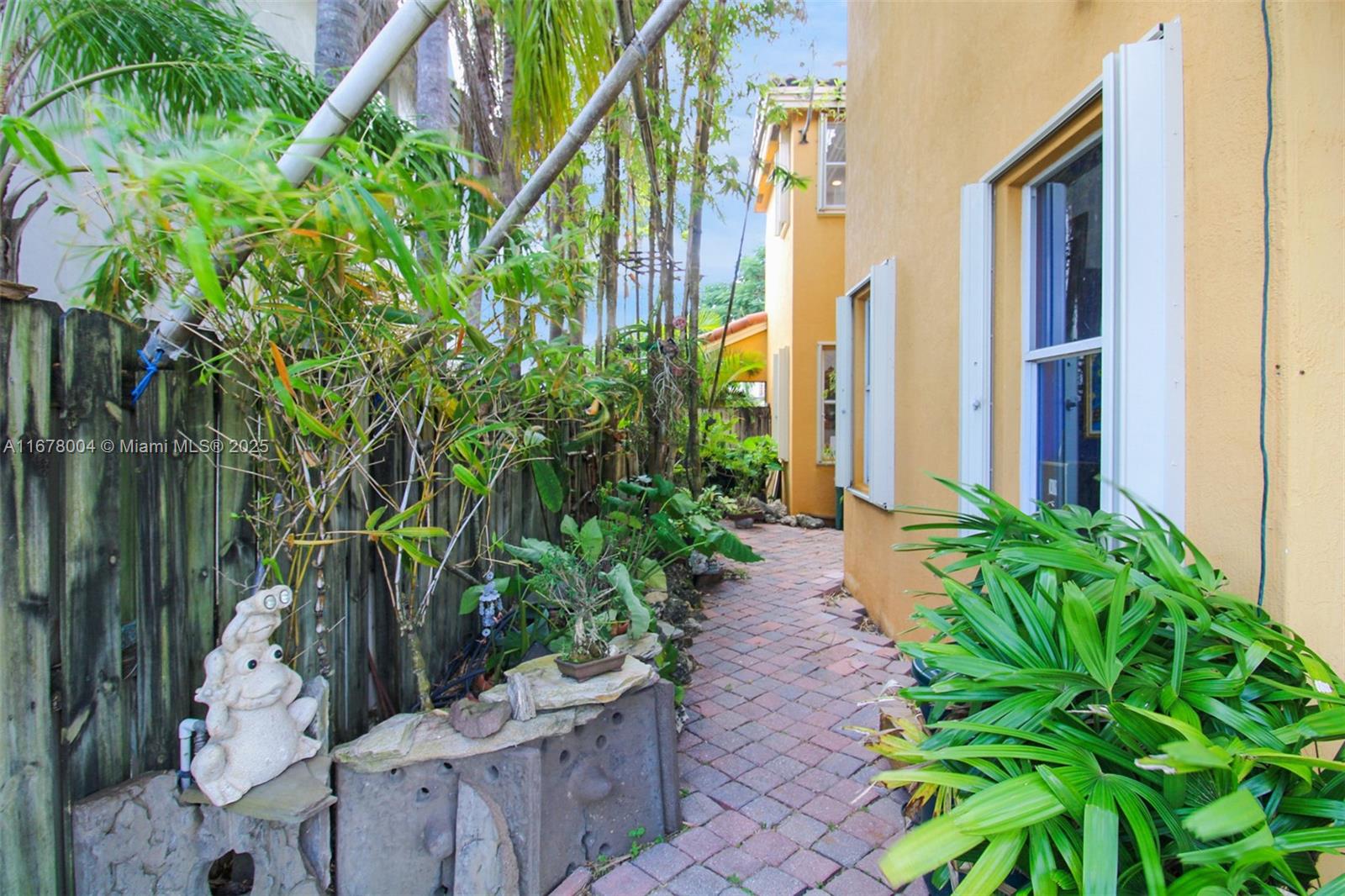 CRESTVIEW LAKES 1ST ADDN - Residential