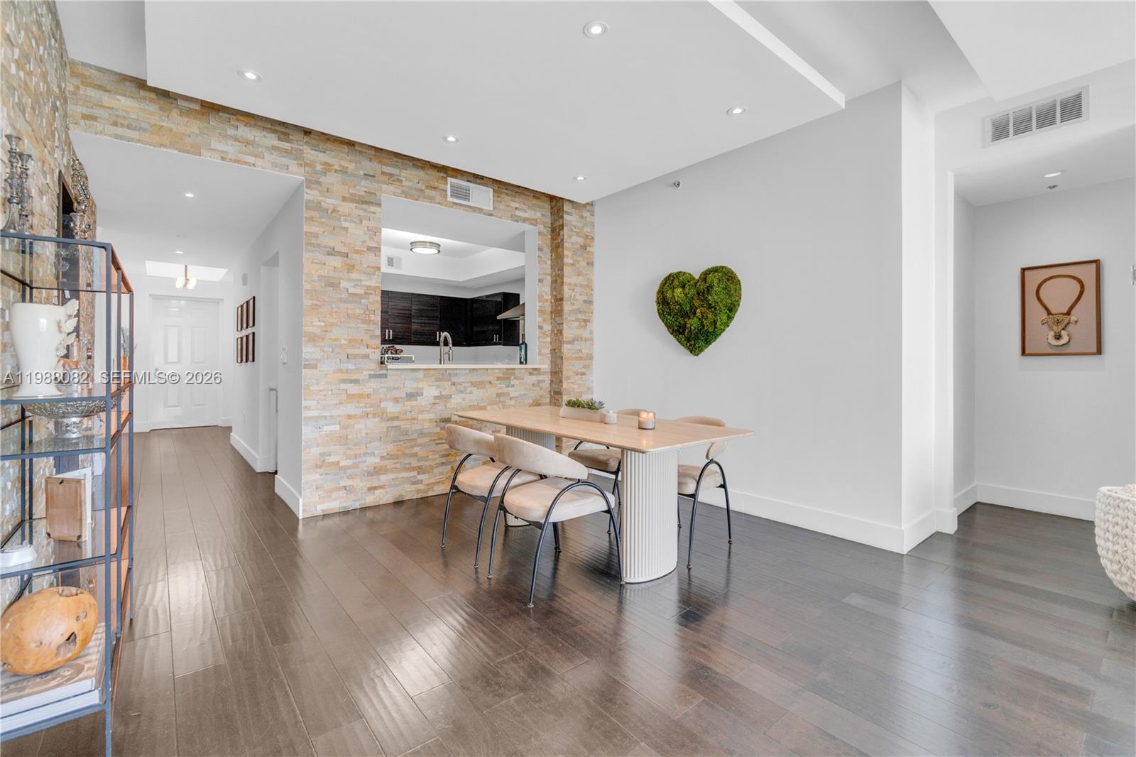 AVENTURA MARINA CONDO NUM - Residential