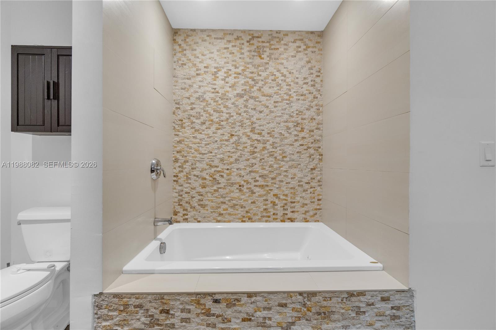 AVENTURA MARINA CONDO NUM - Residential