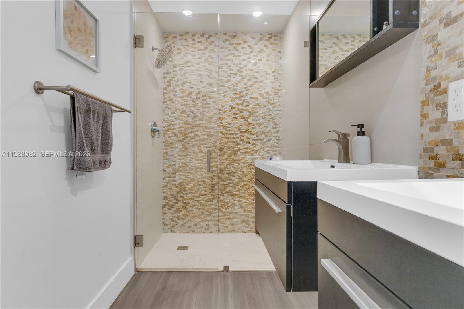 AVENTURA MARINA CONDO NUM - Residential