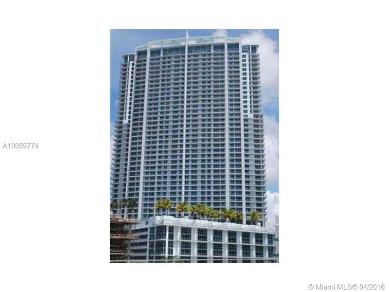 Nice 2 bed 2 bath unit with river view. Wood in Living Room and Tile floors in bedrooms.
