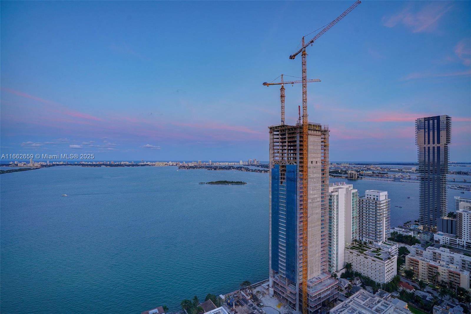 ICON BAY CONDO - Residential