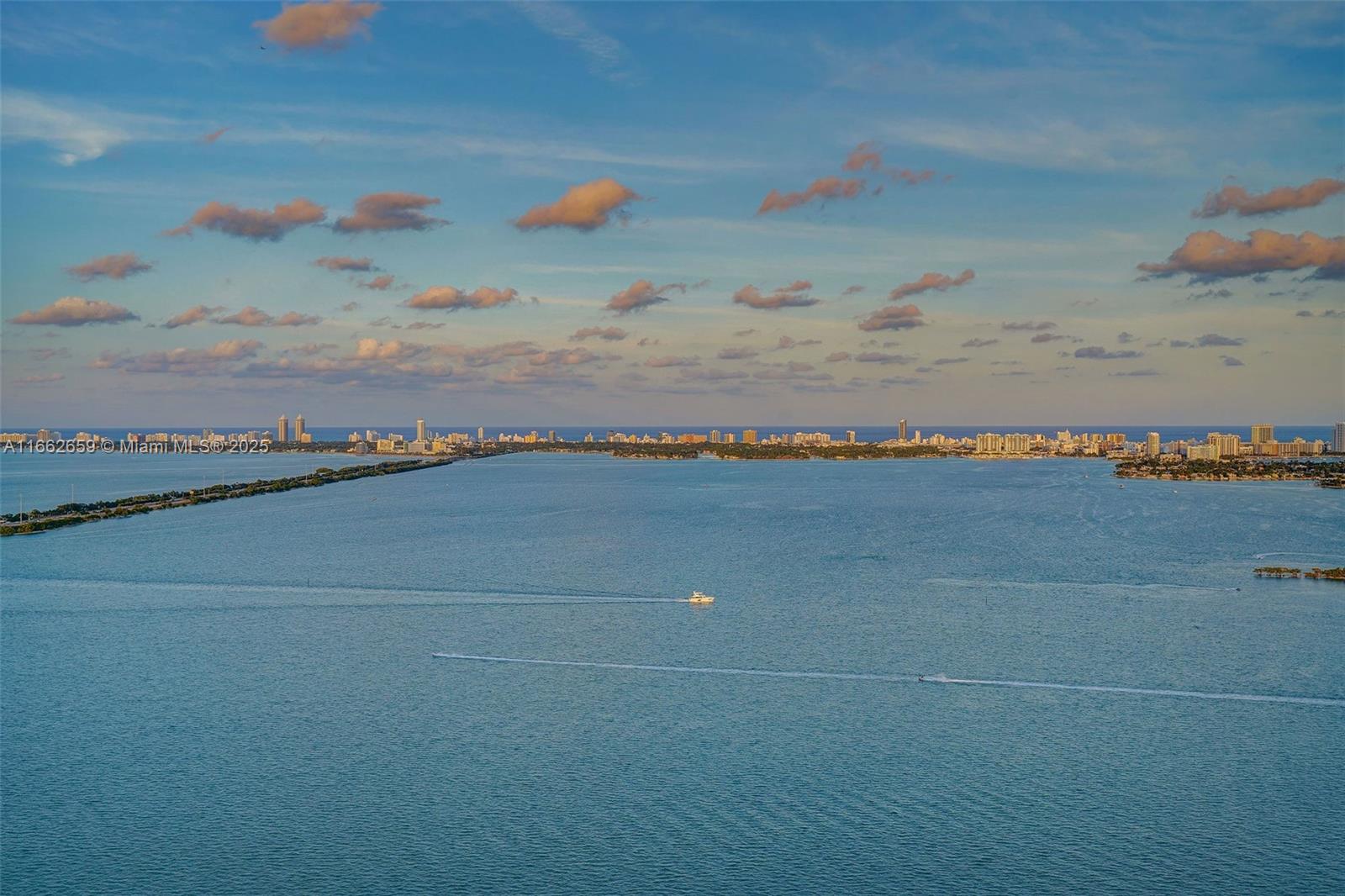 ICON BAY CONDO - Residential