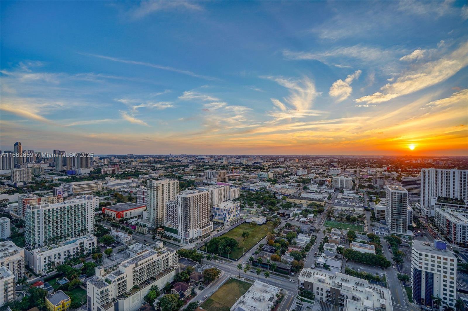 ICON BAY CONDO - Residential