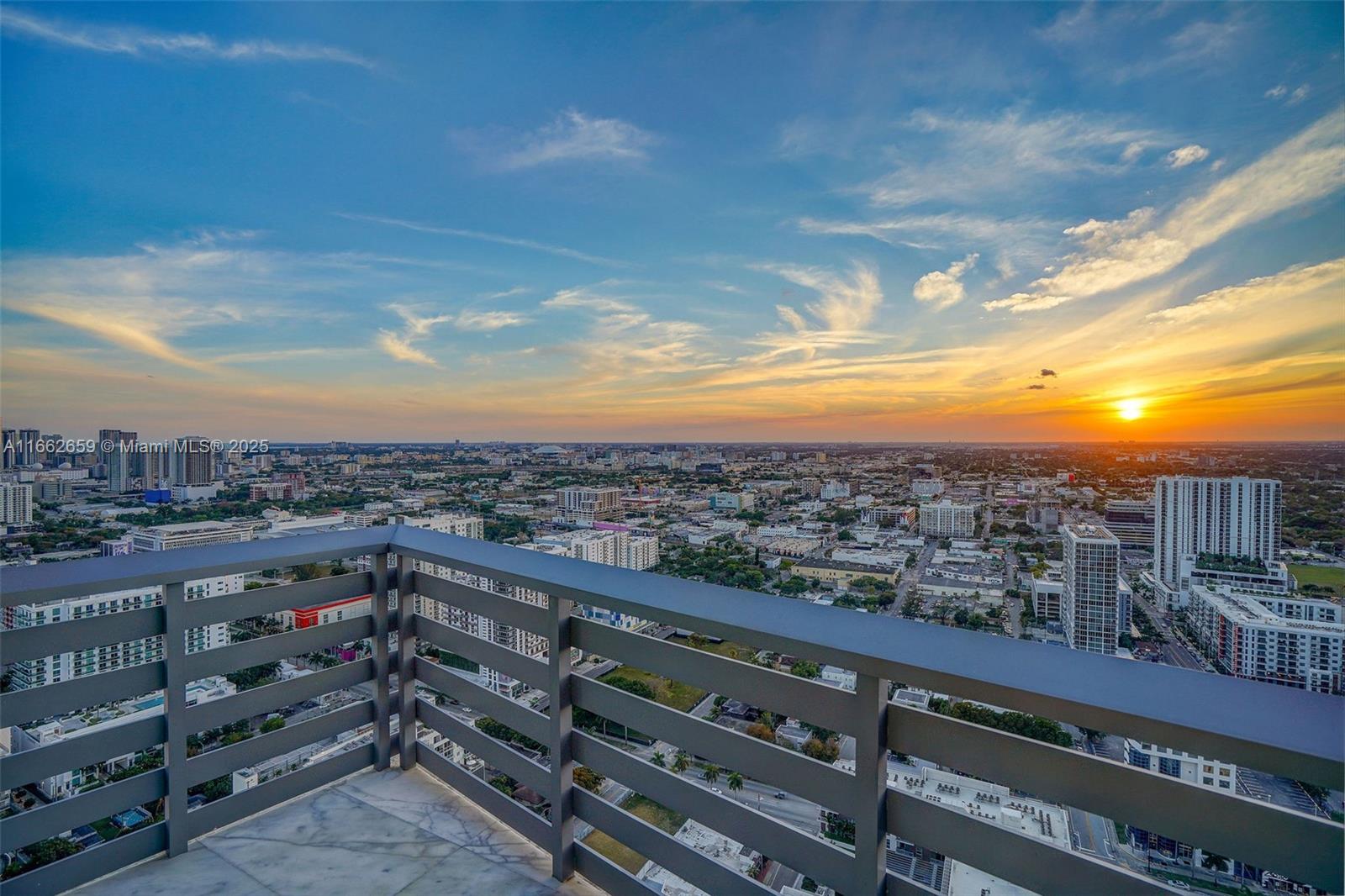 ICON BAY CONDO - Residential