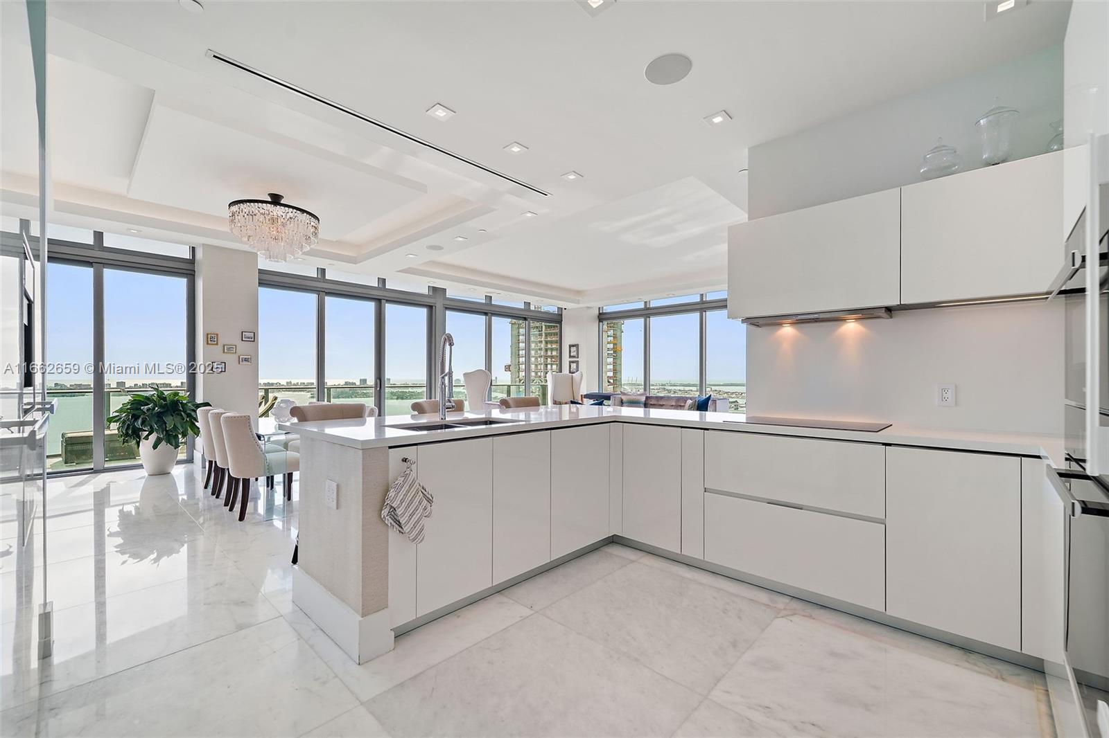 ICON BAY CONDO - Residential