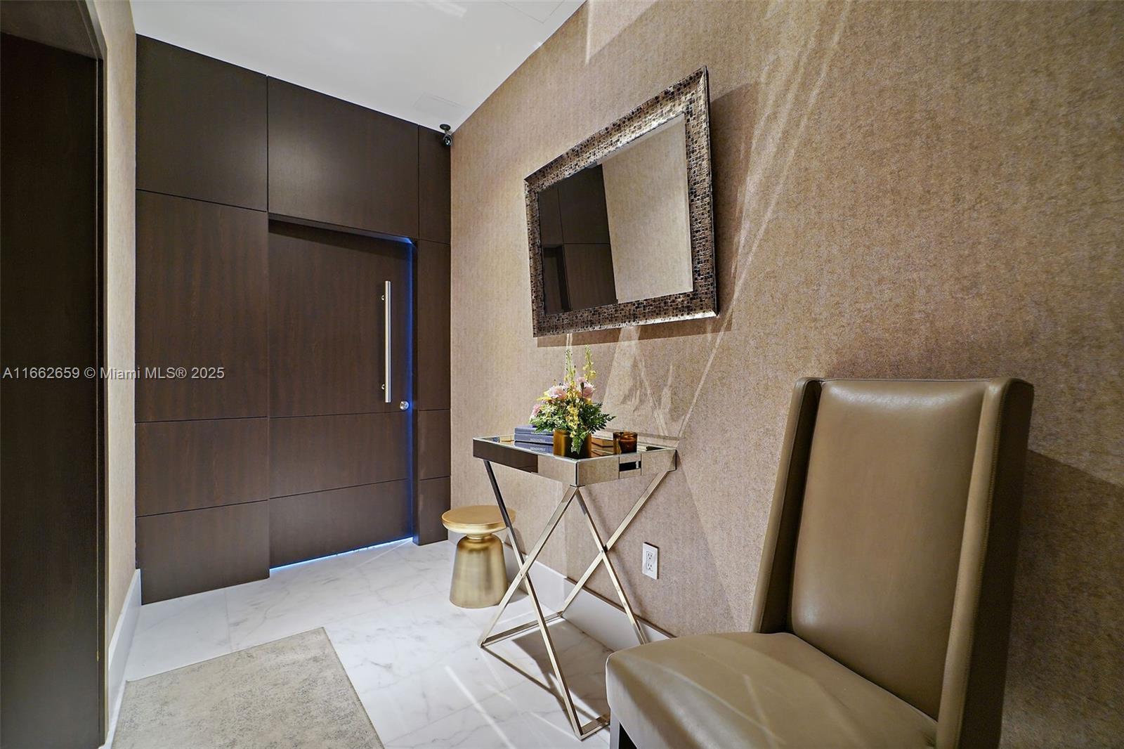 ICON BAY CONDO - Residential