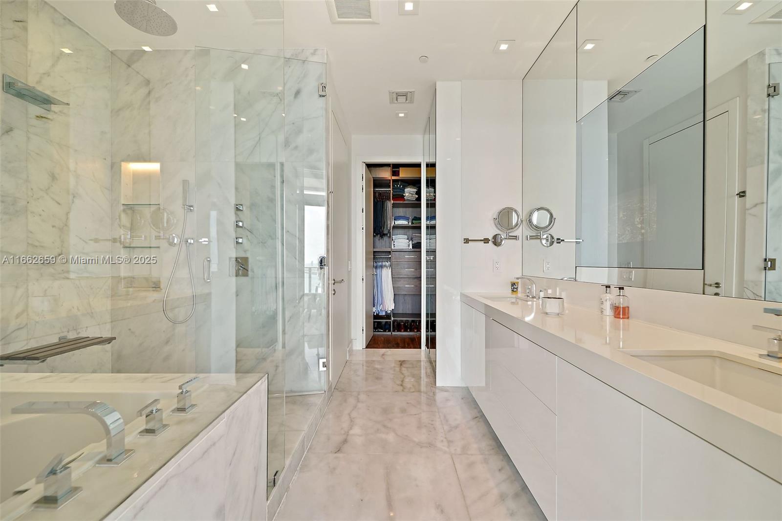 ICON BAY CONDO - Residential