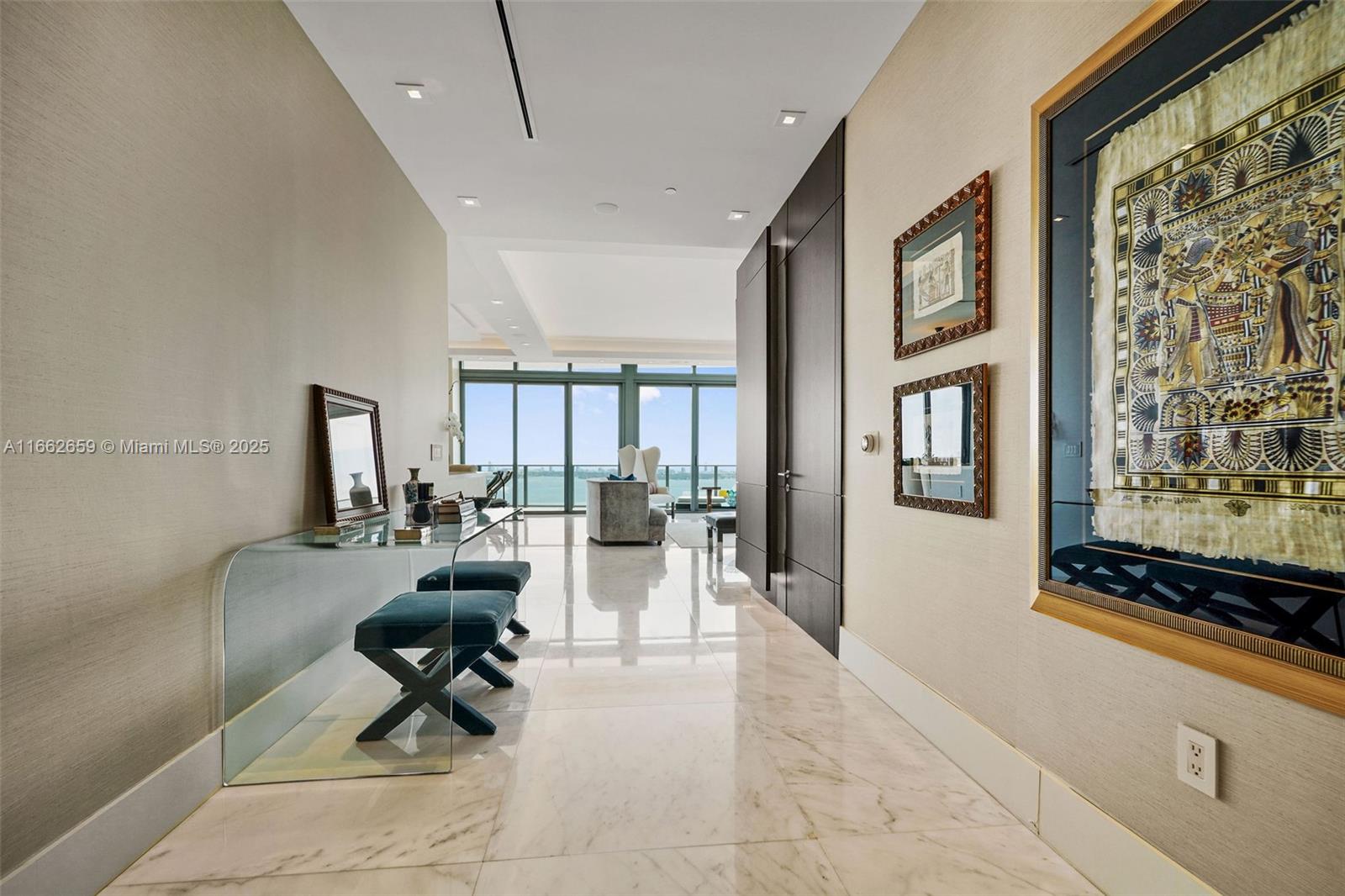ICON BAY CONDO - Residential