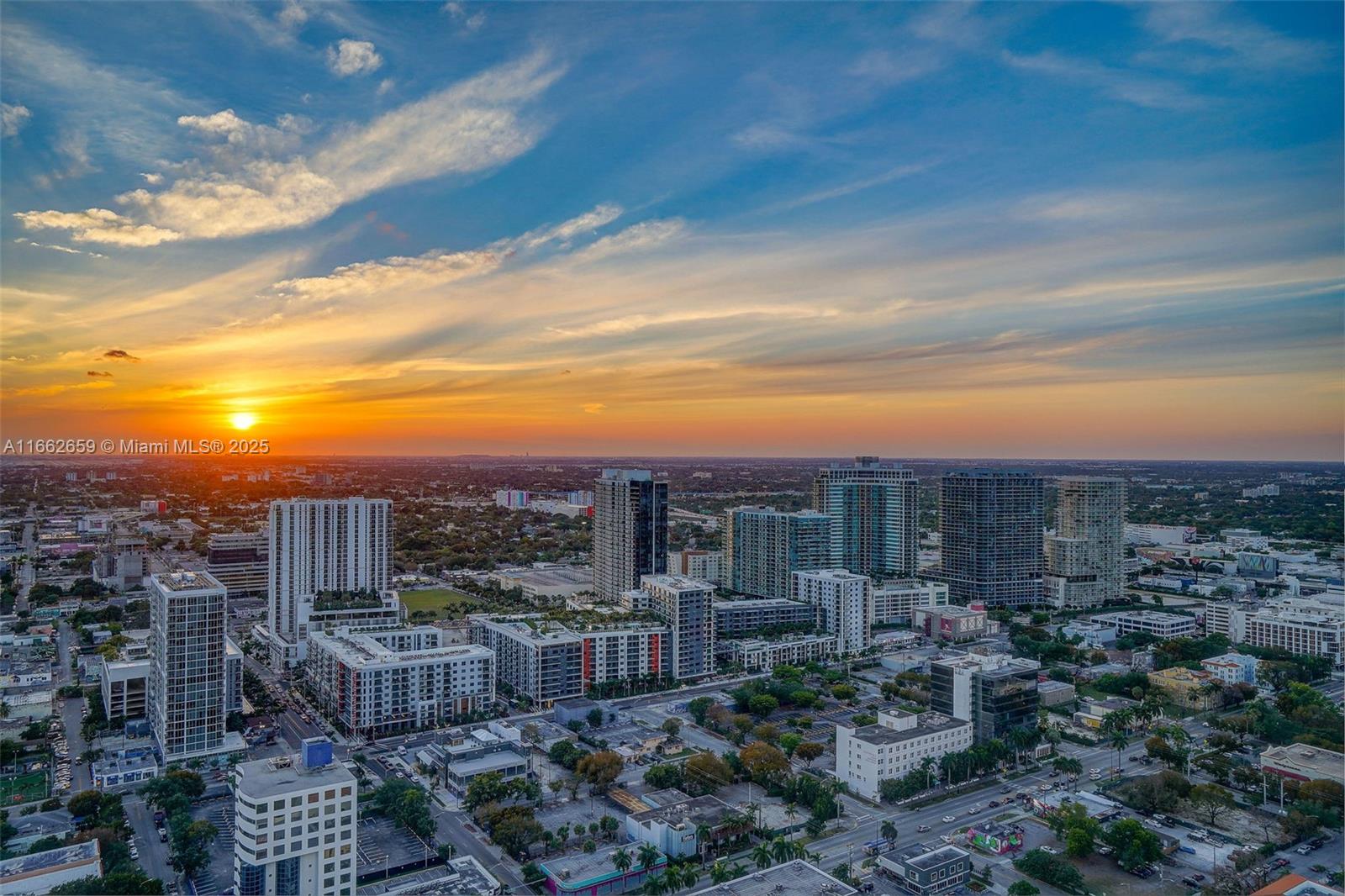 ICON BAY CONDO - Residential