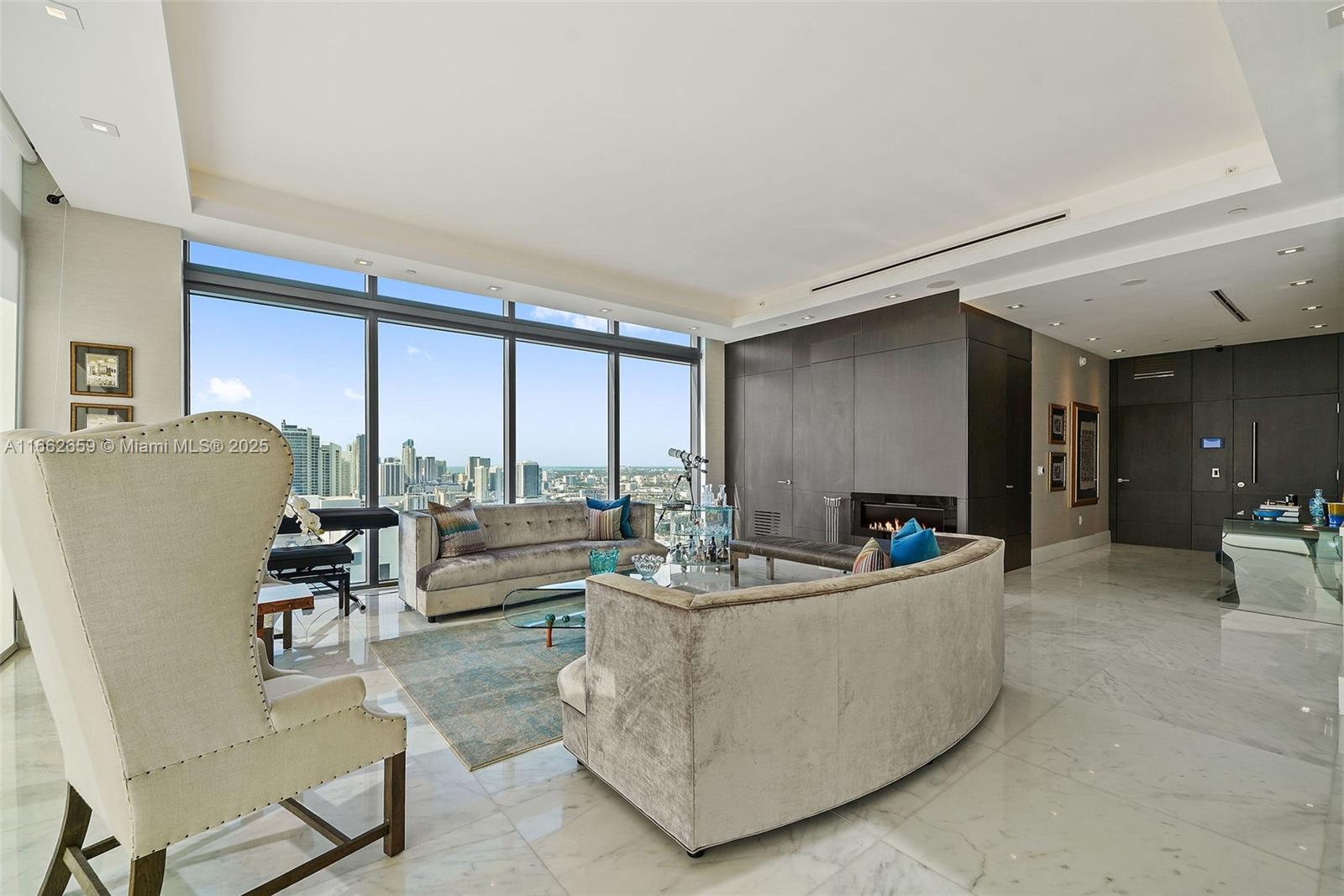 ICON BAY CONDO - Residential