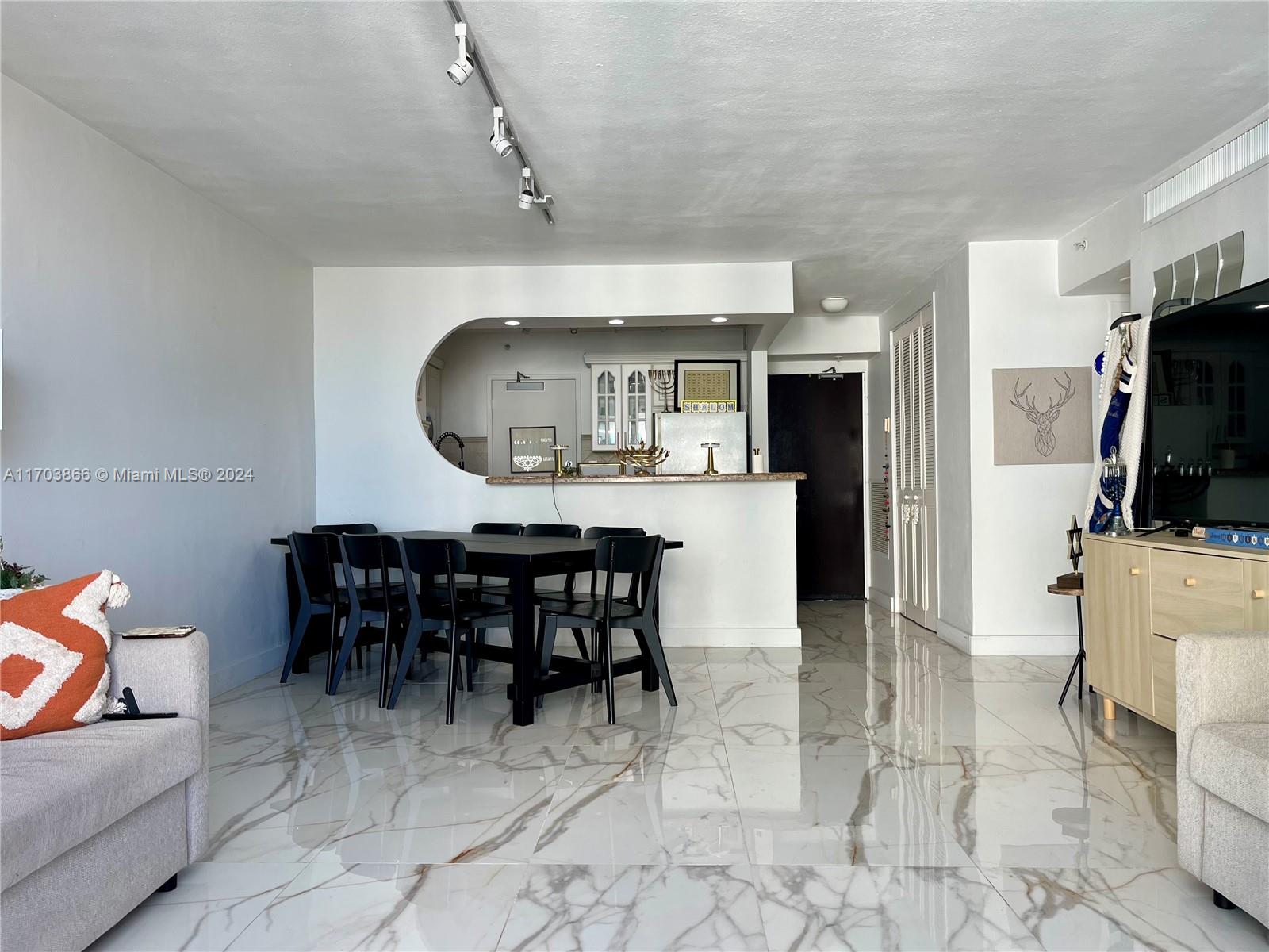 9195 Collins Ave 1013