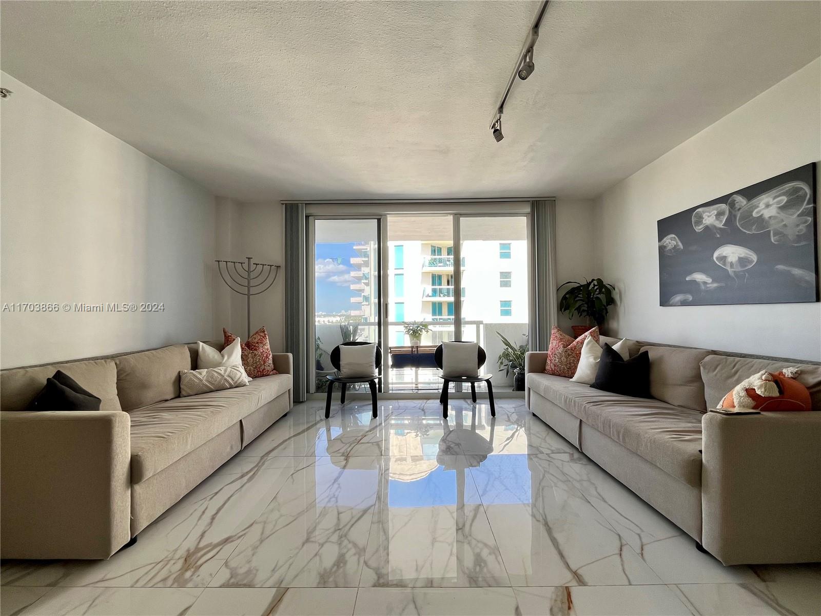 9195 Collins Ave 1013, Surfside, Miami-Dade County, Florida - 1 Bedrooms  
1 Bathrooms - 