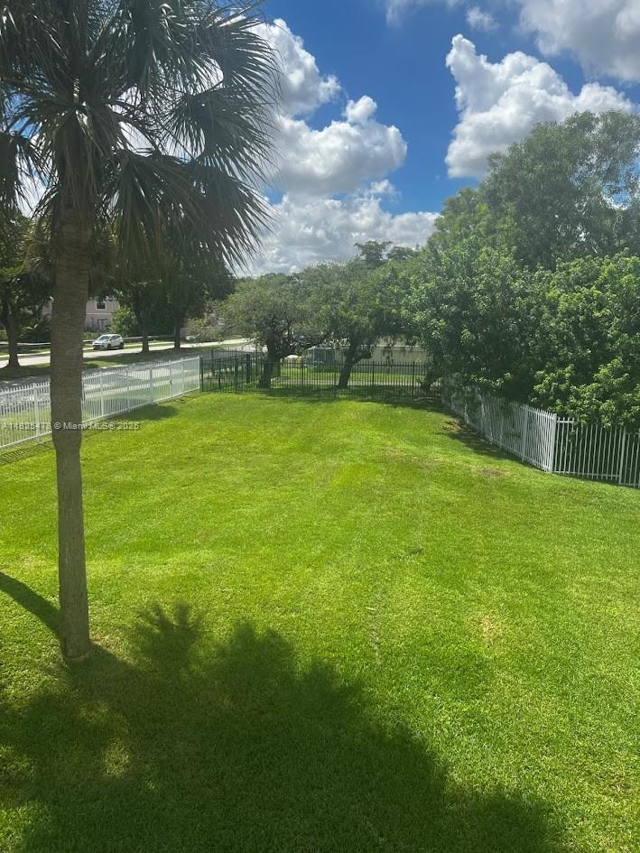 ROZLAND CONDO - Residential