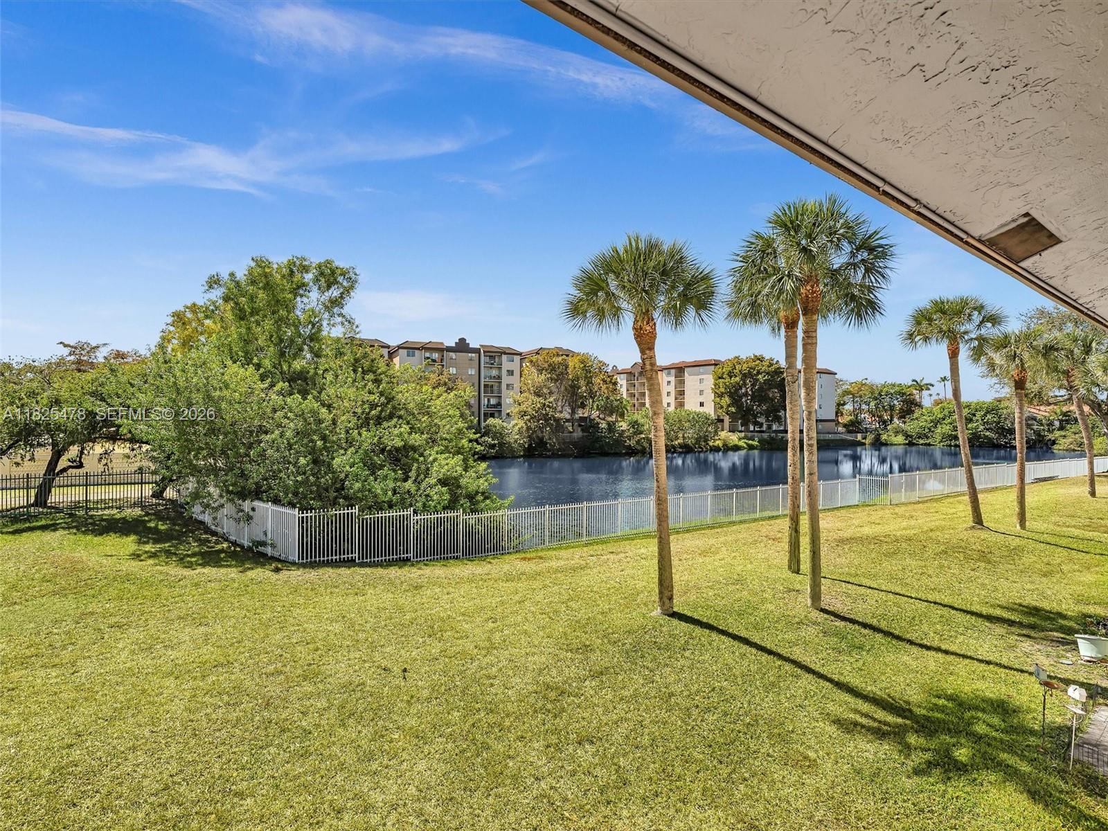 ROZLAND CONDO - Residential