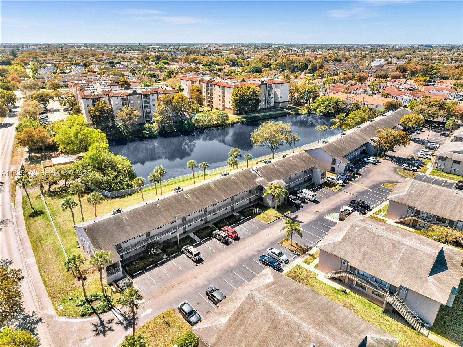 ROZLAND CONDO - Residential