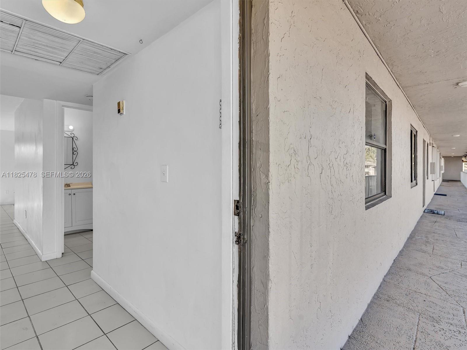 ROZLAND CONDO - Residential