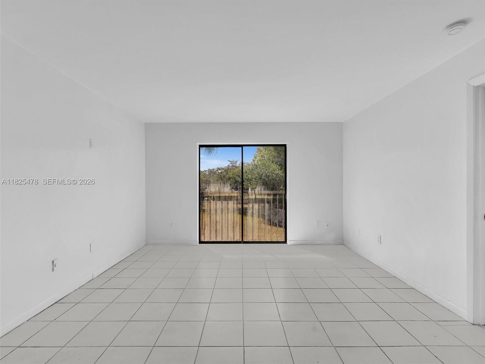 ROZLAND CONDO - Residential