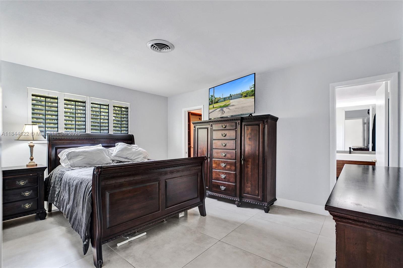 SKY LAKE - Residential Lease