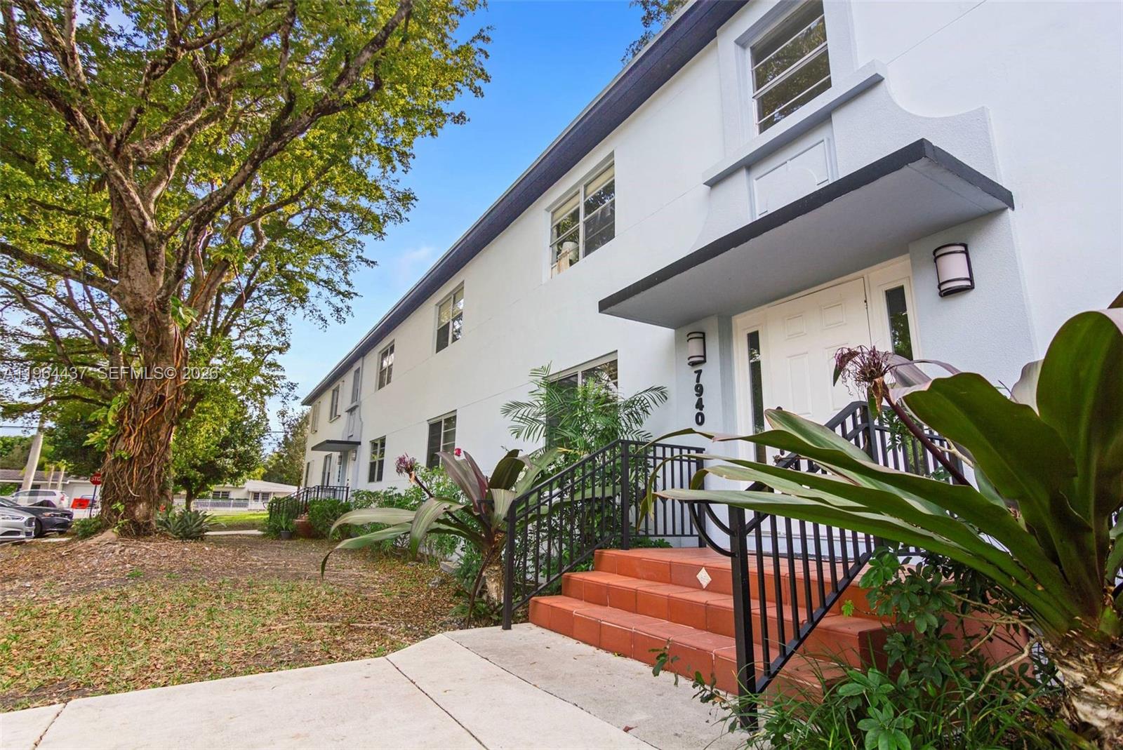 PATHWAYS CONDO - Residential