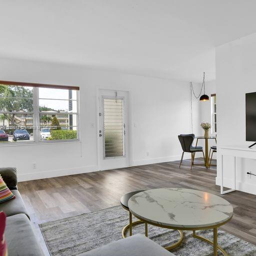 221 Mansfield F
