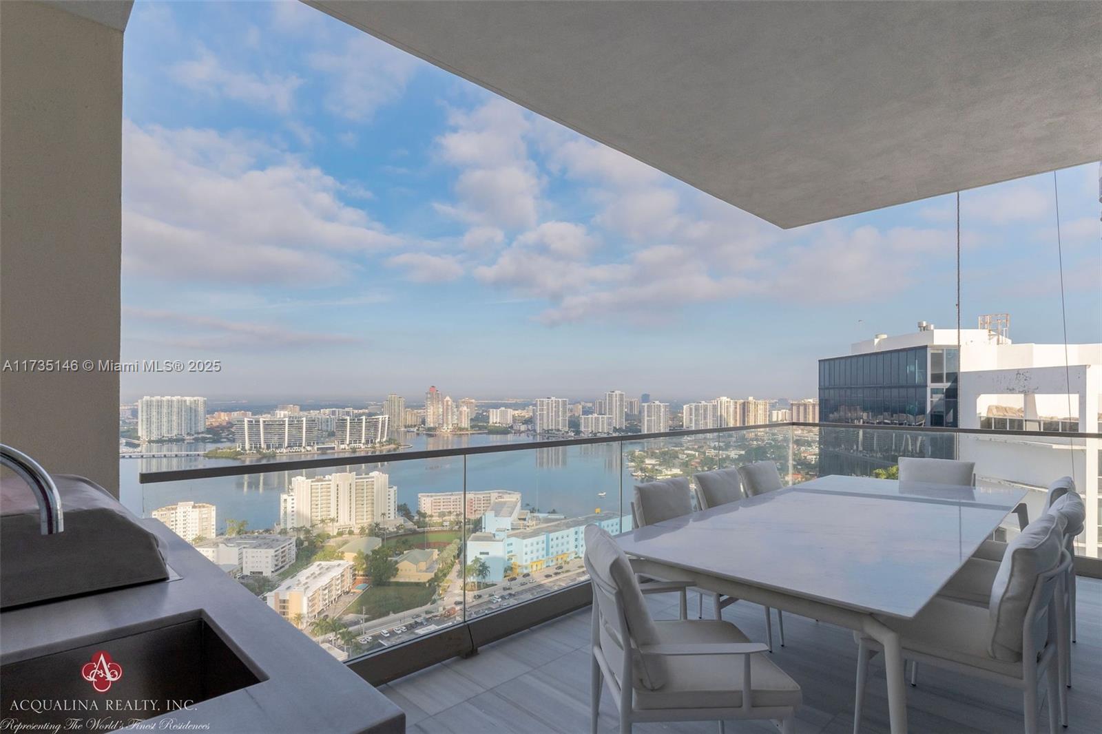 THE ESTATES ACQUALINA - Residential
