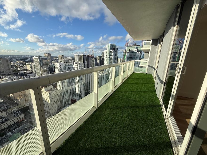 Stylish and updated 1BD/1BA at 50 Biscayne with stunning city and sunset views! This bright, contemporary residence features beautiful modern floors, fresh paint, and a brand-new washer and dryer. Floor-to-ceiling windows fill the space with light and energy. Ideally located in the heart of Downtown Miami—right across from Bayside Marketplace, steps from the Brightline station, and minutes to MIA Airport. Enjoy resort-style amenities and the vibrant urban lifestyle that makes downtown living truly exciting! Showings and actual pictures of the property as from Dec 1st 2025.