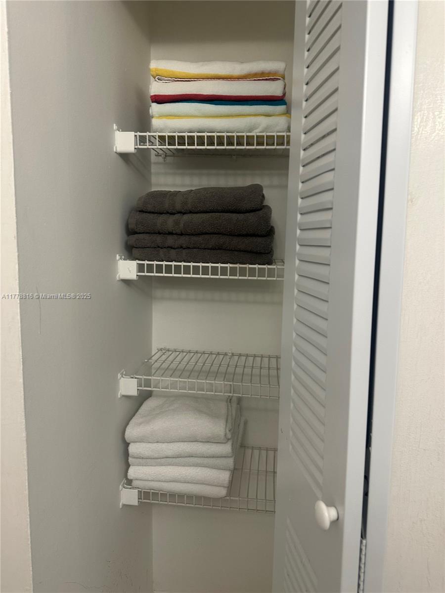 THE YACHT CLUB AT AVENTUR - Residential