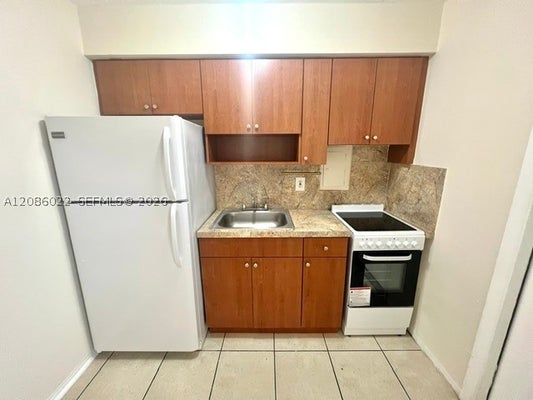 696 NE 85TH ST APT 2, MIAMI, FL 33138 - Image 2eb8e28901a8ffb8d42fca674071af54/3017170616