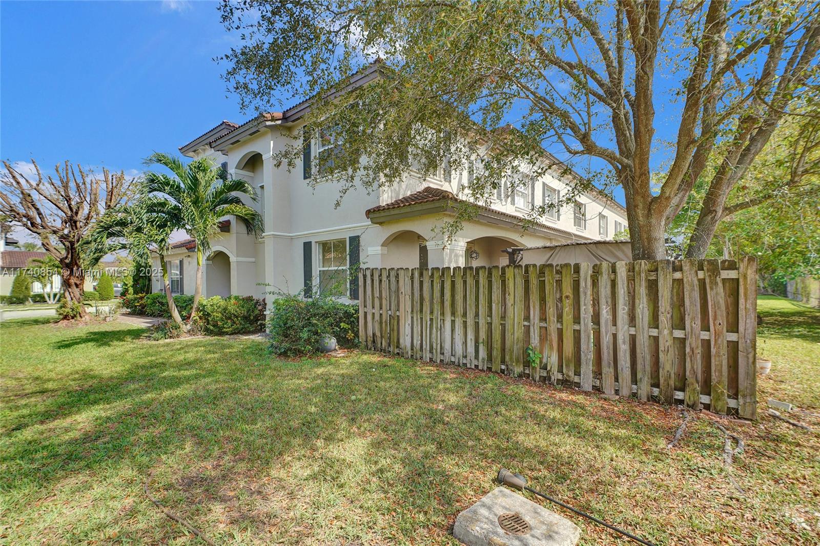 CENTURY GARDENS VILLAS - Residential