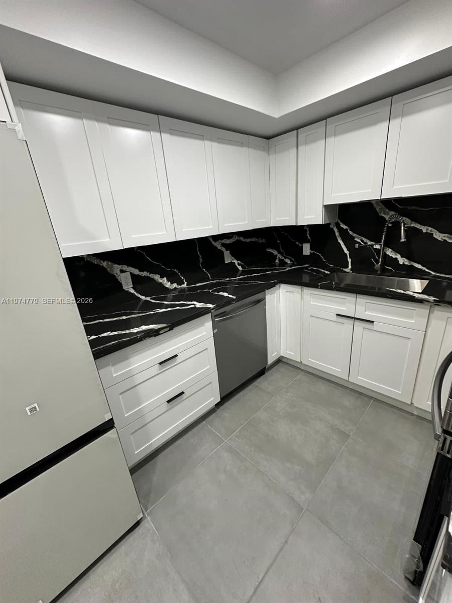 DORSET HOUSE CONDO - Residential