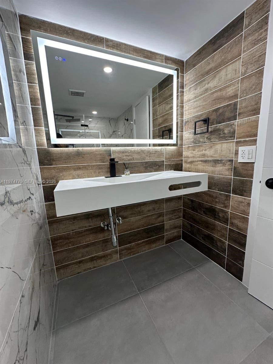 DORSET HOUSE CONDO - Residential