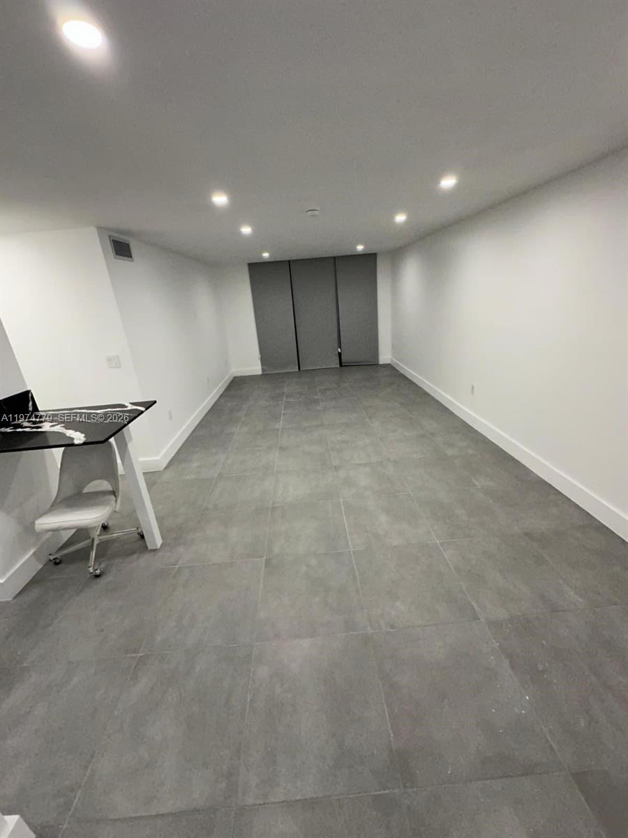 DORSET HOUSE CONDO - Residential