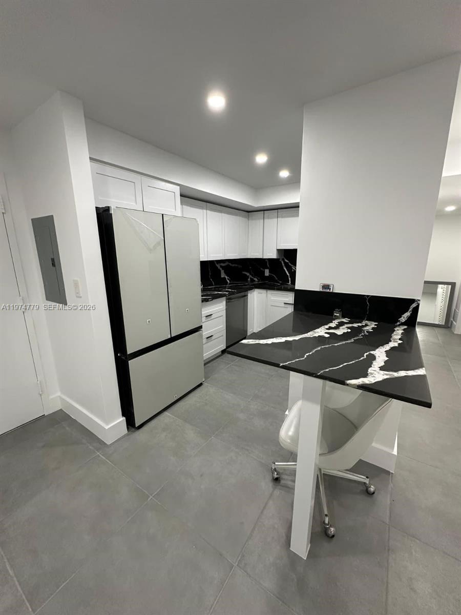 DORSET HOUSE CONDO - Residential