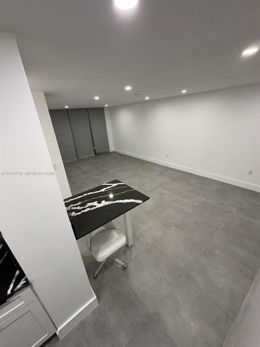 DORSET HOUSE CONDO - Residential