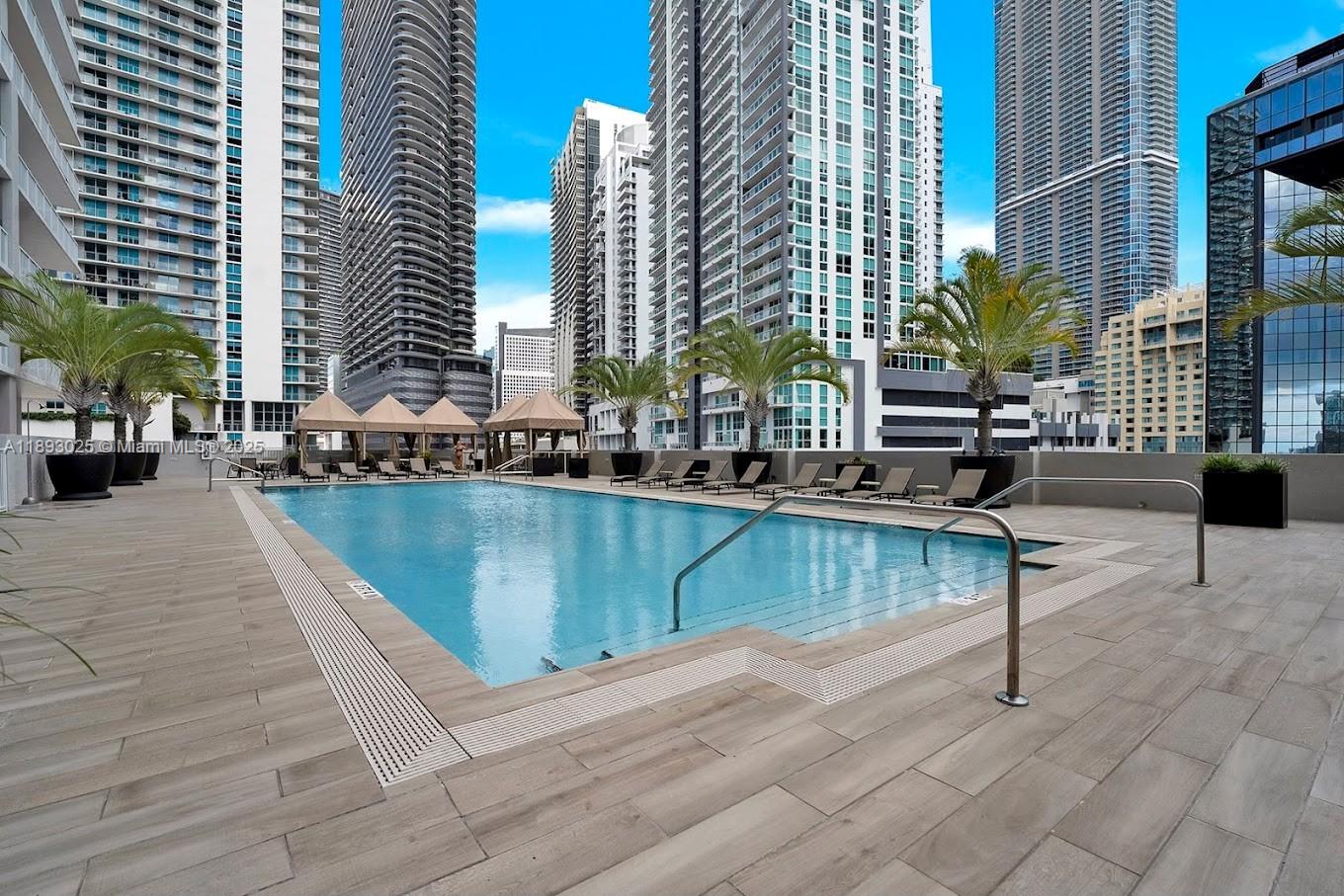 VUE AT BRICKELL CONDO - Residential