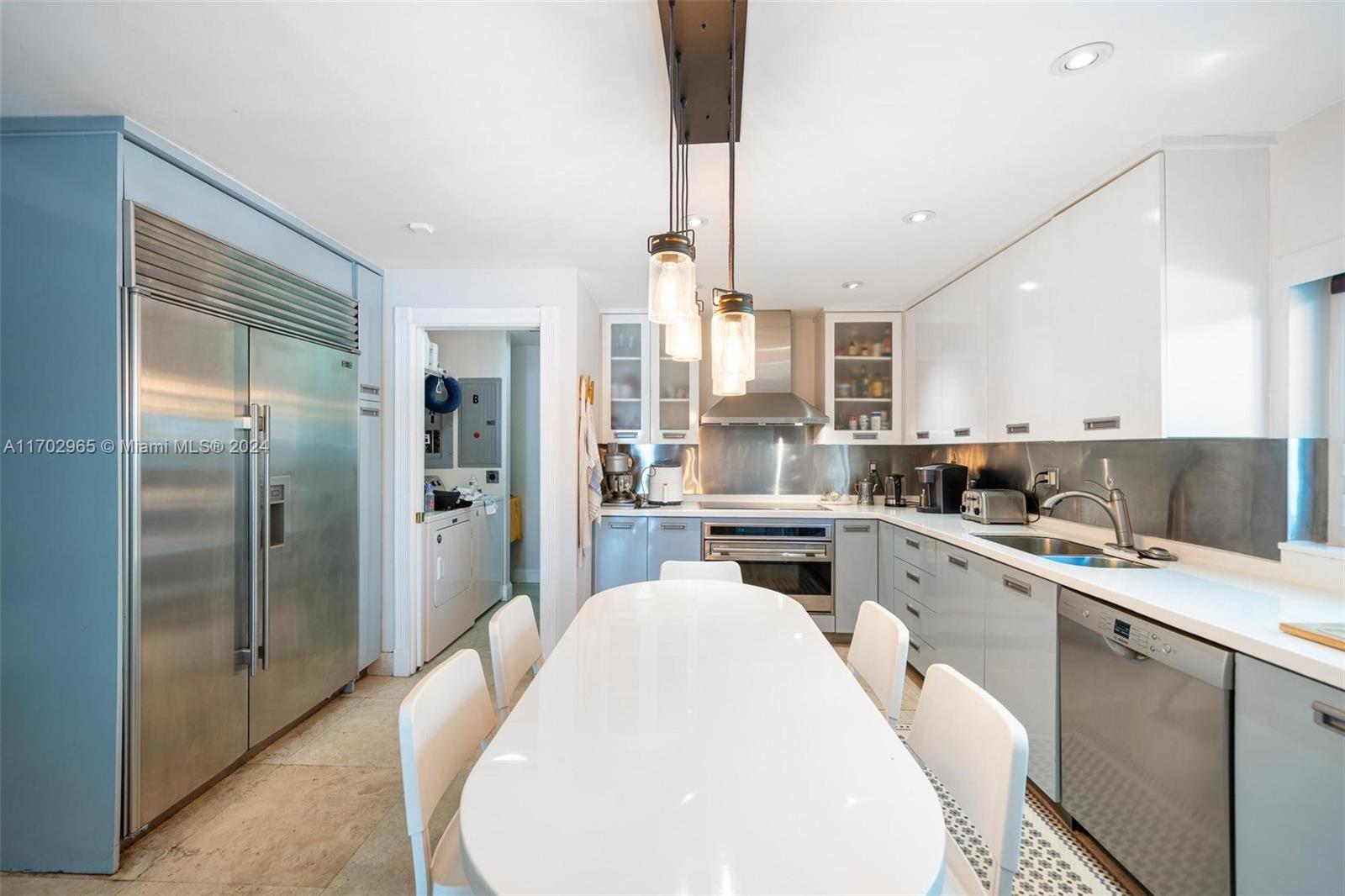 TROPICAL ISLE HOMES SUB 1 - Residential
