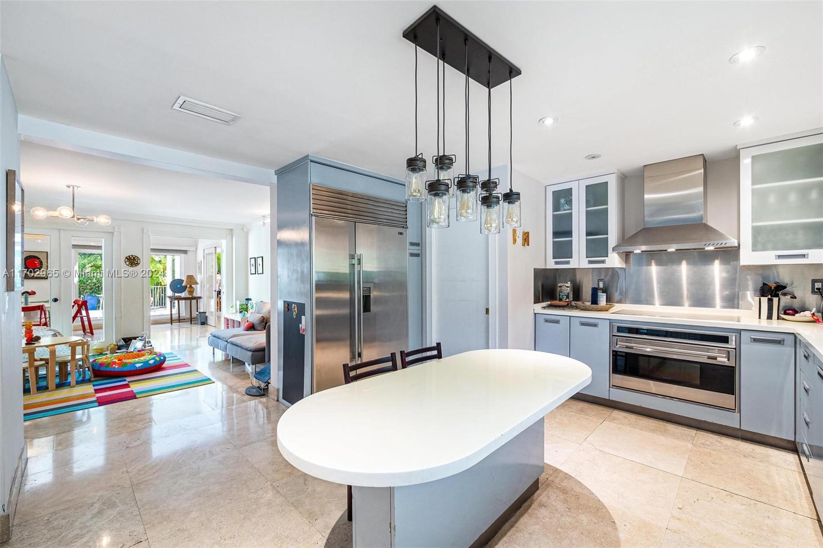 TROPICAL ISLE HOMES SUB 1 - Residential