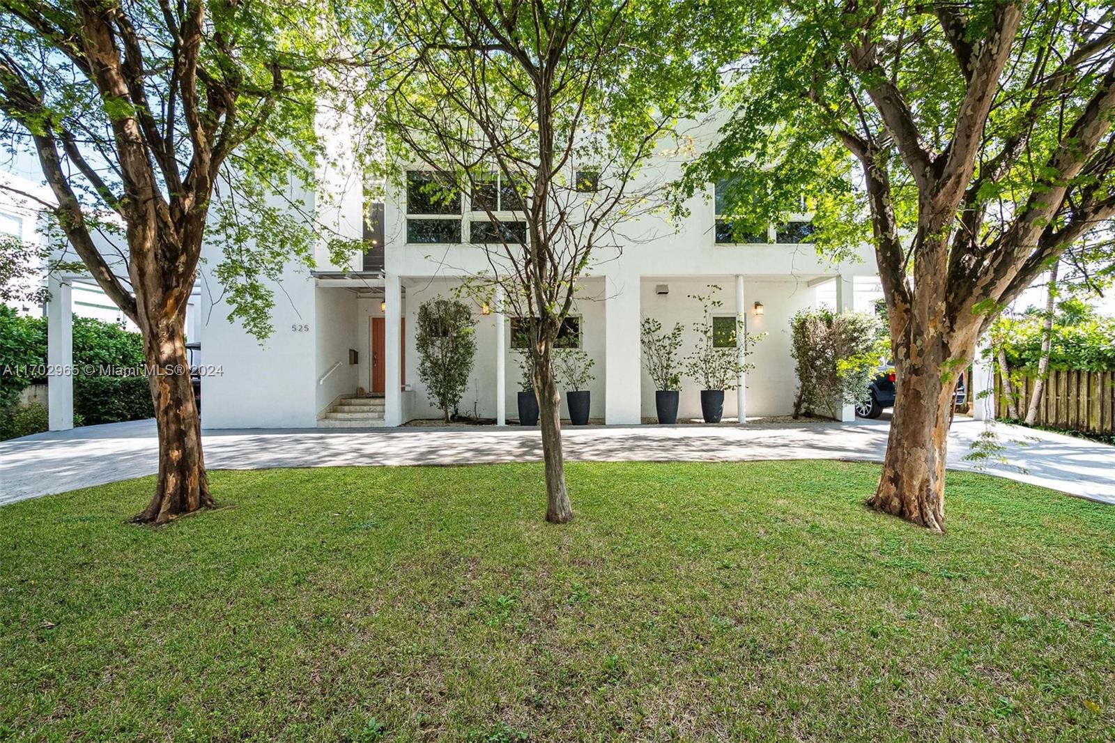 TROPICAL ISLE HOMES SUB 1 - Residential