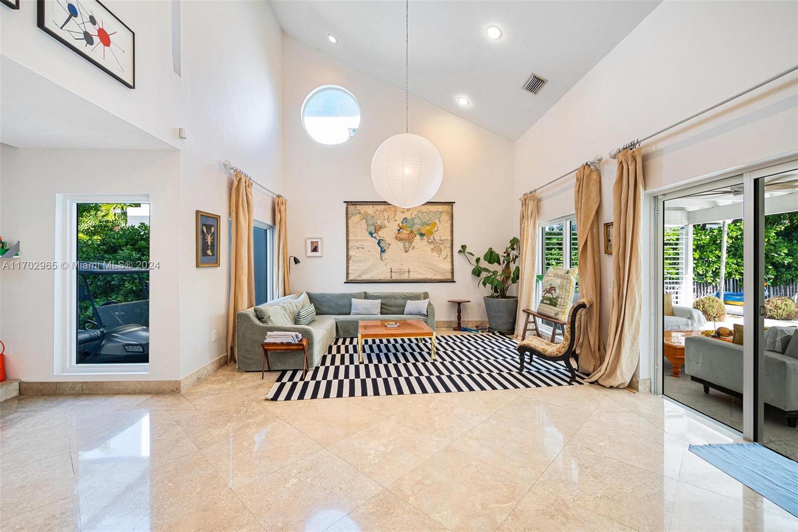 TROPICAL ISLE HOMES SUB 1 - Residential
