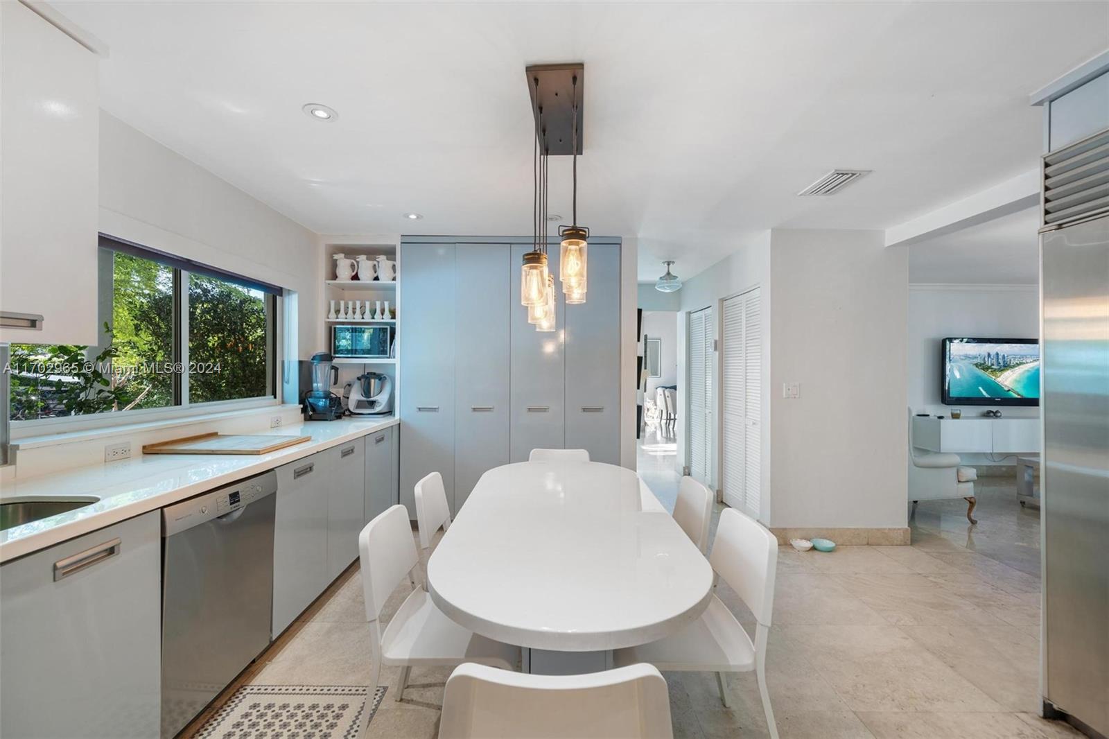 TROPICAL ISLE HOMES SUB 1 - Residential