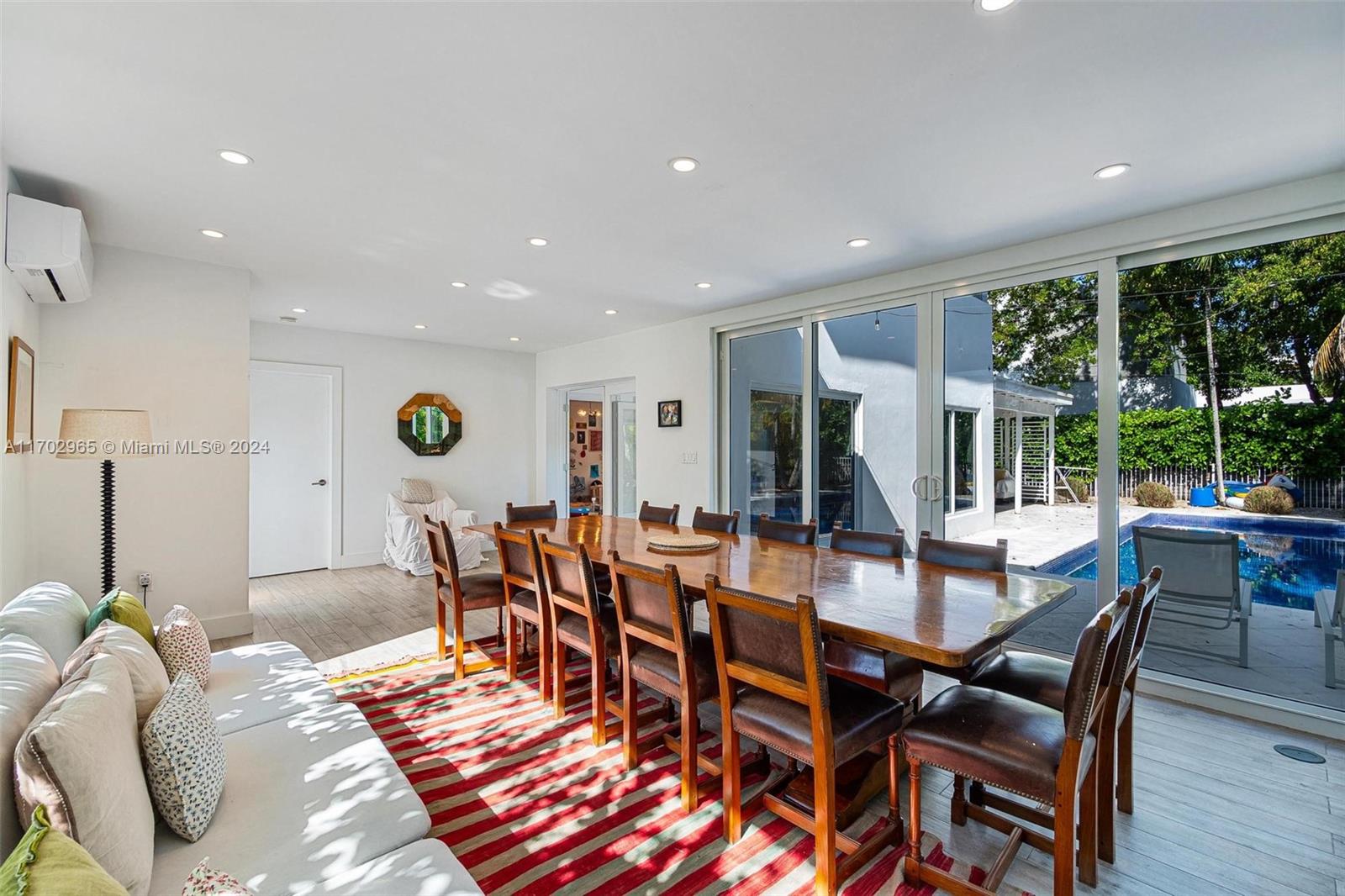 TROPICAL ISLE HOMES SUB 1 - Residential