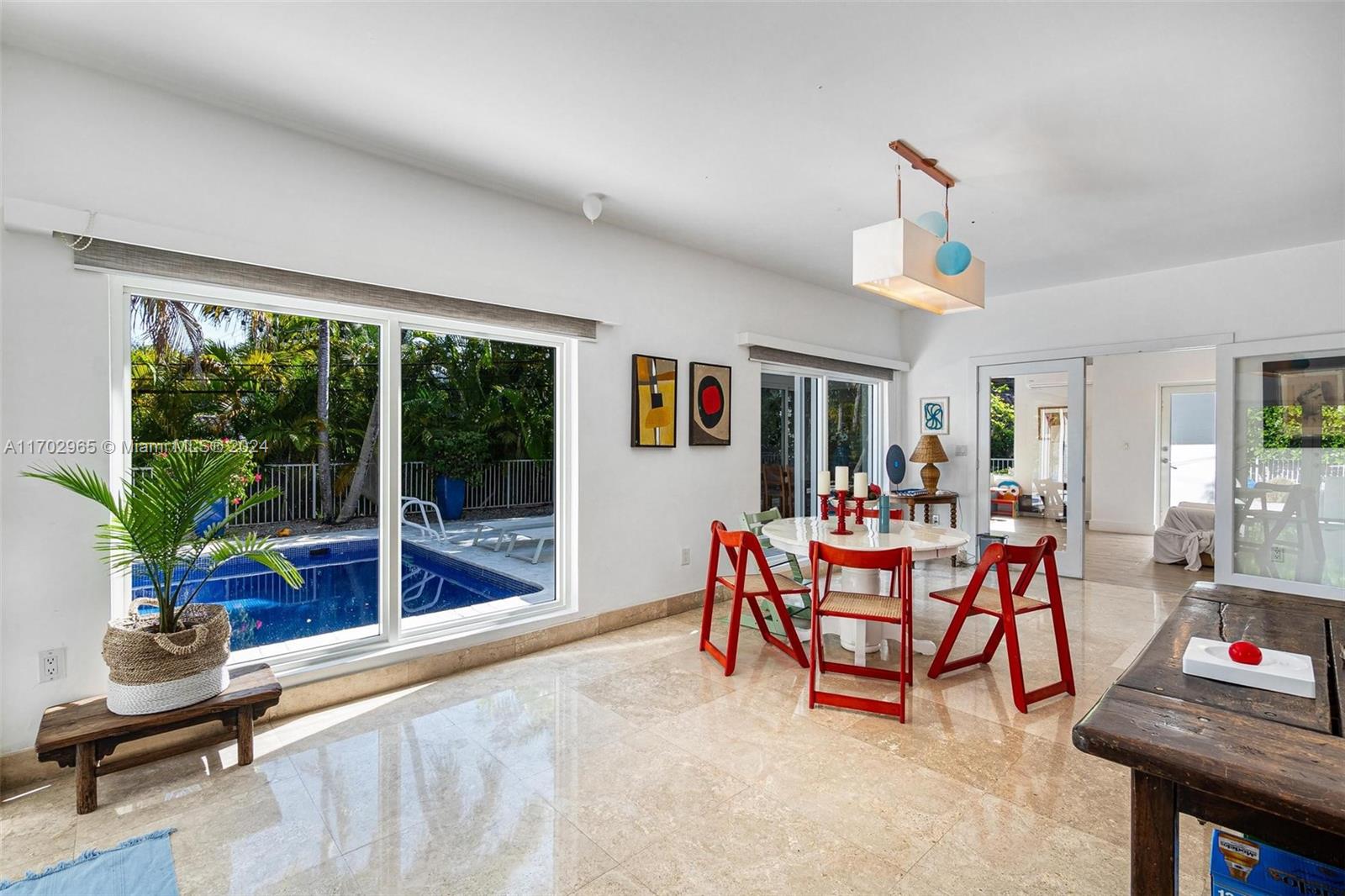 TROPICAL ISLE HOMES SUB 1 - Residential