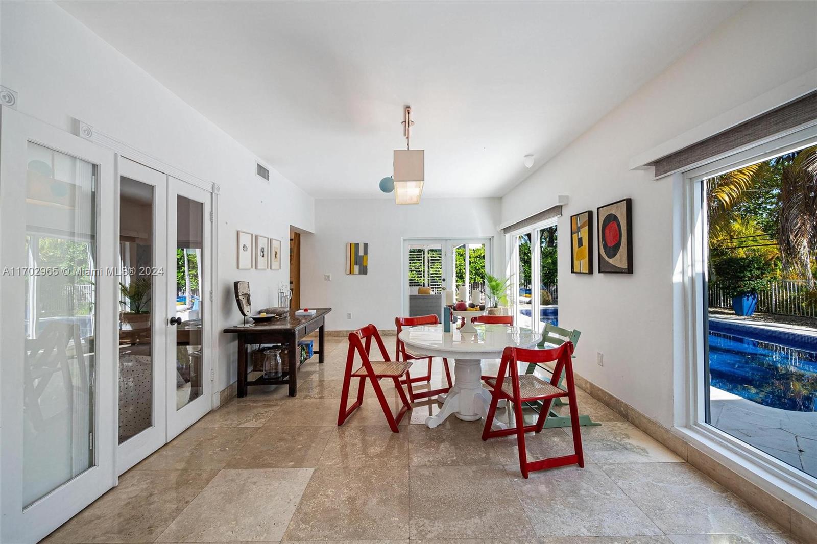 TROPICAL ISLE HOMES SUB 1 - Residential