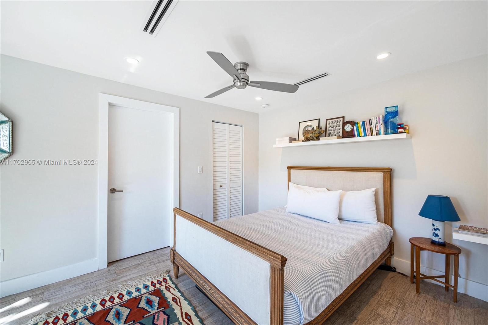 TROPICAL ISLE HOMES SUB 1 - Residential