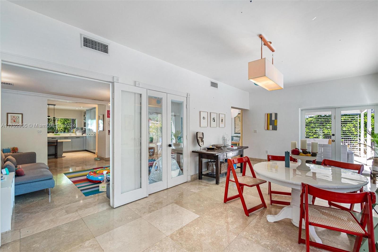 TROPICAL ISLE HOMES SUB 1 - Residential