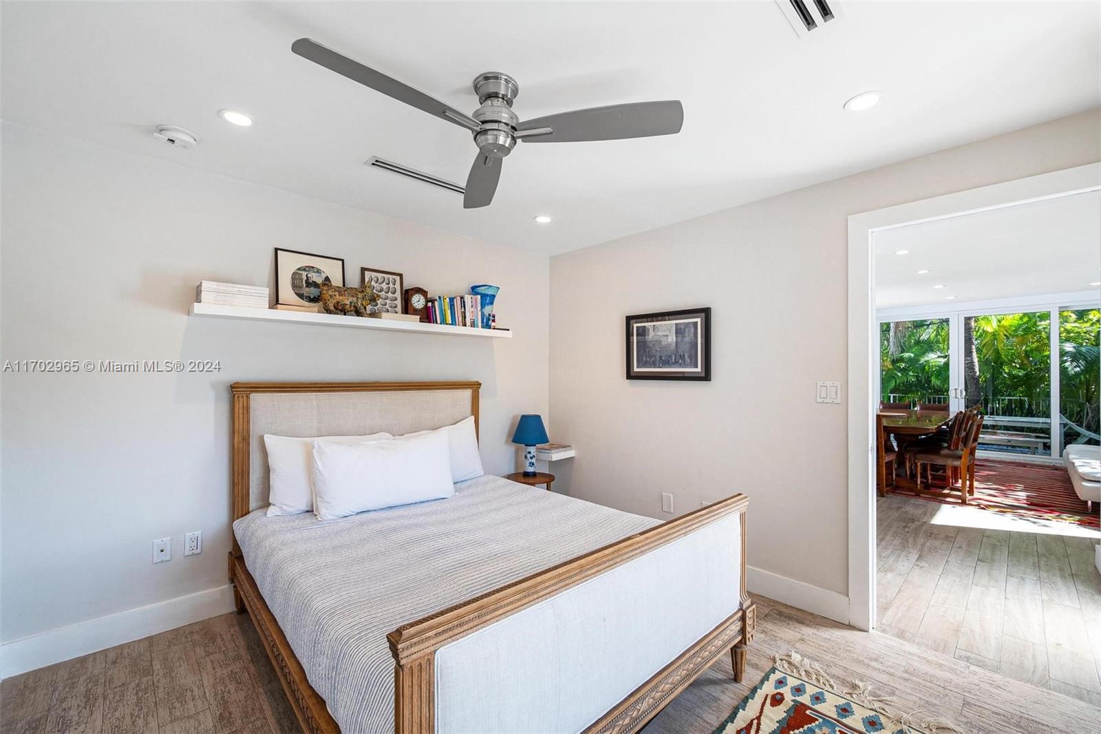 TROPICAL ISLE HOMES SUB 1 - Residential